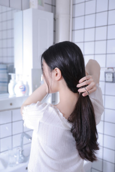 《警花交换做爰》